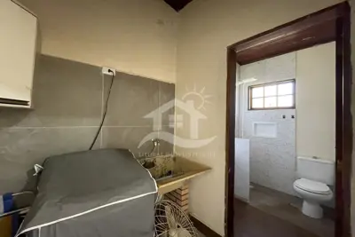 Casa - Mezanino com 3 dormitórios (sendo 1 suite(s)) a 800,00 metros praia.