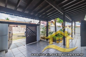 Casa para venda no bairro 38, em Peruíbe / SP.