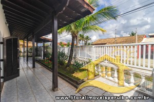 Casa para venda no bairro 38, em Peruíbe / SP.
