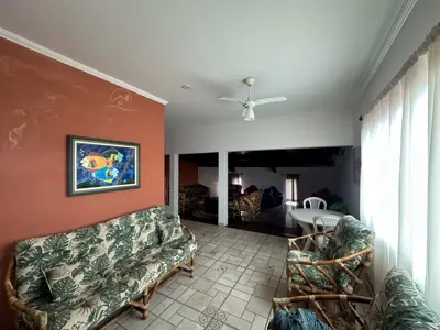 Casa - Sobrado com 3 dormitórios (sendo 1 suite(s)) a 0,00 metros praia.