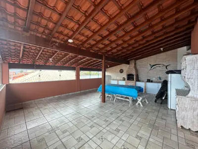Casa - Sobrado com 3 dormitórios (sendo 1 suite(s)) a 0,00 metros praia.