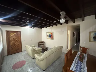 Casa - Sobrado com 3 dormitórios (sendo 1 suite(s)) a 0,00 metros praia.