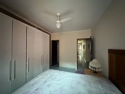 Casa - Sobrado com 3 dormitórios (sendo 1 suite(s)) a 0,00 metros praia.