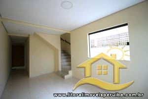 Apartamento - Térreo com 2 quartos (sendo 2 suite(s)) a 700,00 metros praia.