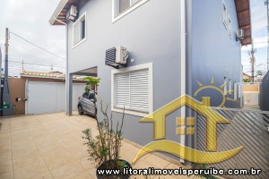 Casa para  no bairro Arpoador, em Peruíbe / São Paulo.