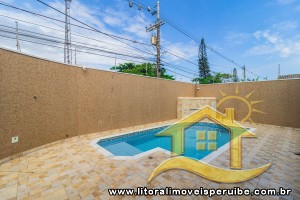 Casa para  no bairro Arpoador, em Peruíbe / São Paulo.