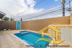 Casa para  no bairro Arpoador, em Peruíbe / São Paulo.