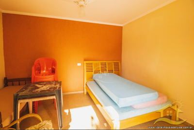Casa - Térrea com 6 dormitórios (sendo 1 suite(s)) a 0,00 metros praia.