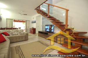 Casa - Sobrado com 3 dormitórios (sendo 2 suite(s)) a 400,00 metros praia.