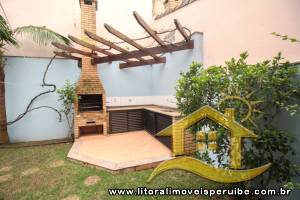 Casa - Sobrado com 3 dormitórios (sendo 2 suite(s)) a 400,00 metros praia.