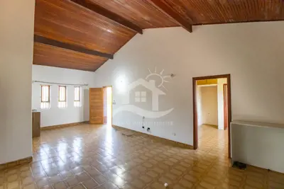 Casa - Térrea com 0 dormitórios (sendo 0 suite(s)) a 0,00 metros praia.