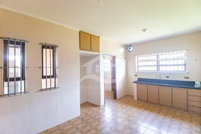 Casa - Térrea com 0 dormitórios (sendo 0 suite(s)) a 0,00 metros praia.