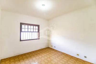 Casa - Térrea com 0 dormitórios (sendo 0 suite(s)) a 0,00 metros praia.
