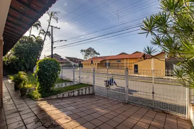 Casa - Térrea com 0 dormitórios (sendo 0 suite(s)) a 0,00 metros praia.