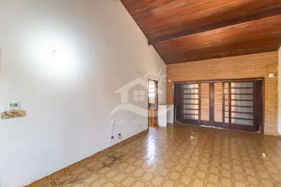 Casa - Térrea com 0 dormitórios (sendo 0 suite(s)) a 0,00 metros praia.