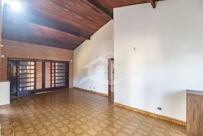 Casa - Térrea com 0 dormitórios (sendo 0 suite(s)) a 0,00 metros praia.