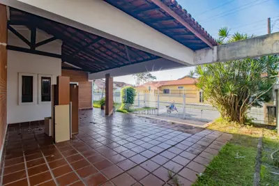Casa - Térrea com 0 dormitórios (sendo 0 suite(s)) a 0,00 metros praia.