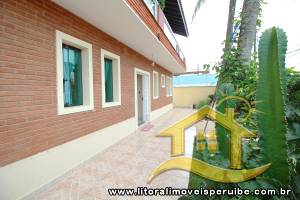 Casa - Sobrado com 6 dormitórios (sendo 3 suite(s)) a 90,00 metros praia.