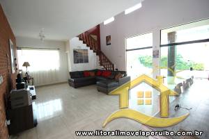 Casa - Sobrado com 6 dormitórios (sendo 3 suite(s)) a 90,00 metros praia.