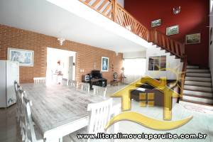 Casa - Sobrado com 6 dormitórios (sendo 3 suite(s)) a 90,00 metros praia.
