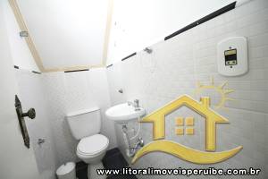 Casa - Sobrado com 6 dormitórios (sendo 3 suite(s)) a 90,00 metros praia.