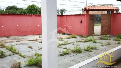 Casa - Térrea com 4 dormitórios (sendo 4 suite(s)) a 600,00 metros praia.