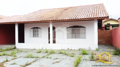 Casa - Térrea com 4 dormitórios (sendo 4 suite(s)) a 600,00 metros praia.