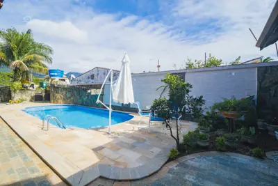 Casa para venda no bairro 21, em Peruíbe / SP.