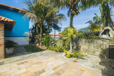 Casa para venda no bairro 21, em Peruíbe / SP.