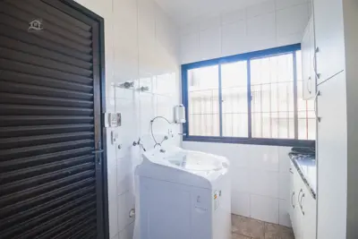 Casa para venda no bairro 21, em Peruíbe / SP.