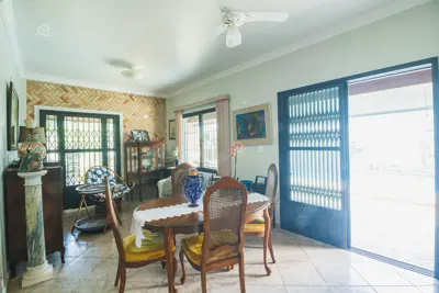 Casa para venda no bairro 21, em Peruíbe / SP.