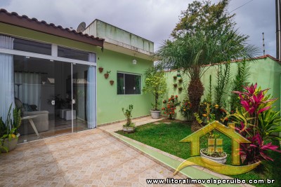 Casa - Térrea com 2 dormitórios (sendo 1 suite(s)) a 0,00 metros praia.