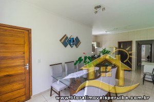 Casa - Térrea com 2 dormitórios (sendo 1 suite(s)) a 0,00 metros praia.