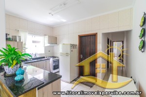 Casa - Térrea com 2 dormitórios (sendo 1 suite(s)) a 0,00 metros praia.