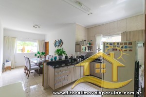 Casa - Térrea com 2 dormitórios (sendo 1 suite(s)) a 0,00 metros praia.