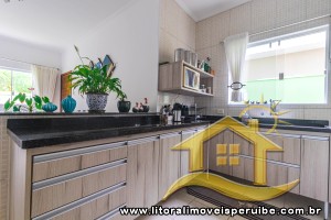 Casa - Térrea com 2 dormitórios (sendo 1 suite(s)) a 0,00 metros praia.