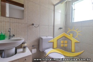 Casa - Térrea com 2 dormitórios (sendo 1 suite(s)) a 0,00 metros praia.