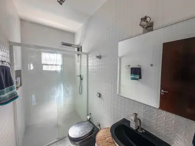 Casa - Térrea com Edícula com 2 quartos (sendo 0 suite(s)) a 2500 metros praia.