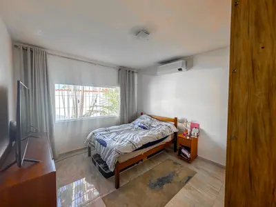 Casa - Térrea com Edícula com 2 quartos (sendo 0 suite(s)) a 2500 metros praia.