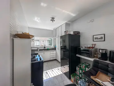Casa - Térrea com Edícula com 2 quartos (sendo 0 suite(s)) a 2500 metros praia.