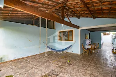 Casa - Térrea com 2 dormitórios (sendo 1 suite(s)) a 1700,00 metros praia.