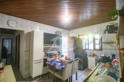 Casa - Térrea com 2 dormitórios (sendo 1 suite(s)) a 1700,00 metros praia.