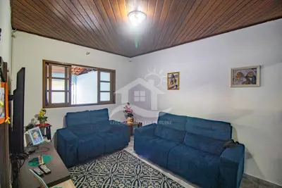 Casa - Térrea com 2 dormitórios (sendo 1 suite(s)) a 1700,00 metros praia.