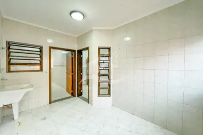 Apartamento - Amplo com 3 dormitórios (sendo 1 suite(s)) a 800,00 metros praia.