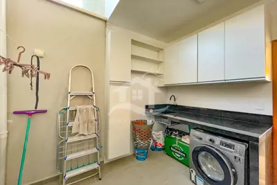 Casa - Térrea com 3 dormitórios (sendo 1 suite(s)) a 440,00 metros praia.