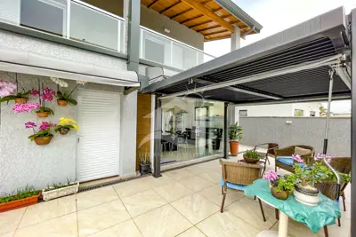 Casa - Assobradada com 4 dormitórios (sendo 4 suite(s)) a 1500,00 metros praia.