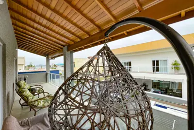 Casa - Assobradada com 4 dormitórios (sendo 4 suite(s)) a 1500,00 metros praia.