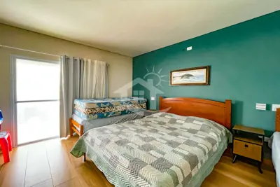 Casa - Assobradada com 4 dormitórios (sendo 4 suite(s)) a 1500,00 metros praia.