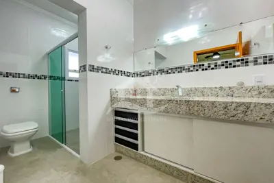Casa - Sobrado Novo com 3 quartos (sendo 1 suite(s)) a 1500,00 metros praia.