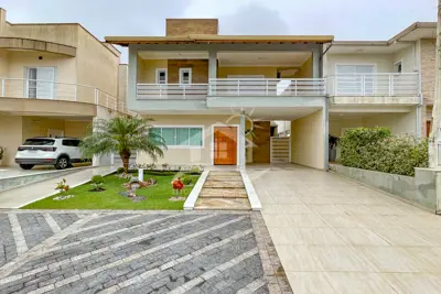Casa - Sobrado Novo com 3 quartos (sendo 1 suite(s)) a 1500,00 metros praia.
